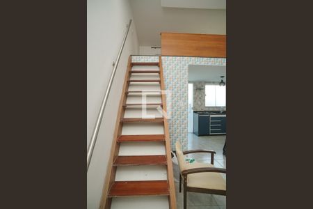 Escada de apartamento para alugar com 1 quarto, 27m² em Itaipuaçu, Maricá