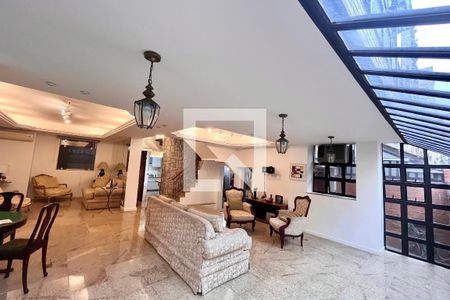Casa para alugar com 3 quartos, 280m² em Copacabana, Rio de Janeiro