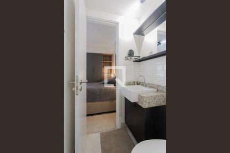 Banheiro de kitnet/studio para alugar com 1 quarto, 25m² em Pinheiros, São Paulo