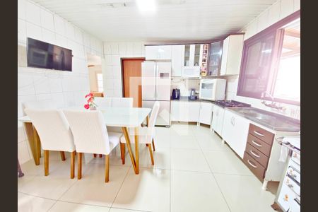 Cozinha de casa para alugar com 3 quartos, 200m² em Parque Granja Esperanca, Cachoeirinha