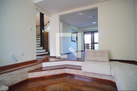 Sala de casa de condomínio para alugar com 3 quartos, 165m² em Feitoria, São Leopoldo