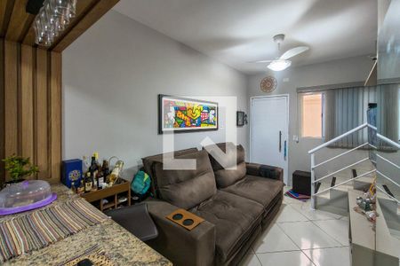Sala de casa de condomínio para alugar com 2 quartos, 67m² em Nova Mirim, Praia Grande
