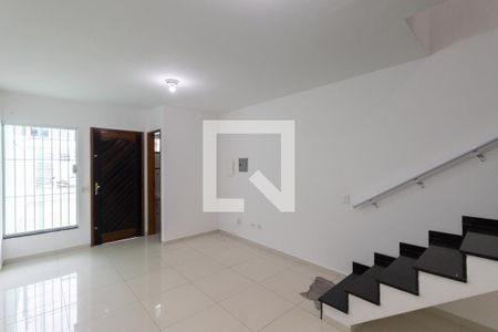 Casa para alugar com 2 quartos, 100m² em Vila Brasil, São Paulo