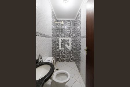 Banheiro Suíte 1 de casa para alugar com 2 quartos, 100m² em Vila Brasil, São Paulo