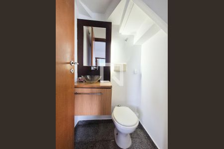 Lavabo de apartamento para alugar com 2 quartos, 135m² em Moema, São Paulo