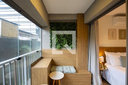 Varanda de kitnet/studio à venda com 1 quarto, 30m² em Moema, São Paulo