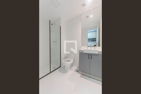 Banheiro de kitnet/studio para alugar com 1 quarto, 25m² em Bela Vista, São Paulo