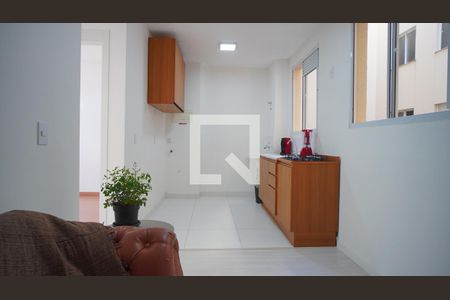Sala e cozinha de apartamento à venda com 2 quartos, 40m² em Santa Fé, Porto Alegre