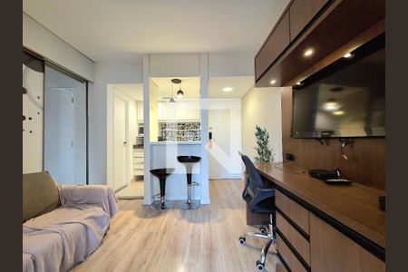 Sala/Cozinha de kitnet/studio para alugar com 1 quarto, 37m² em Indianópolis, São Paulo