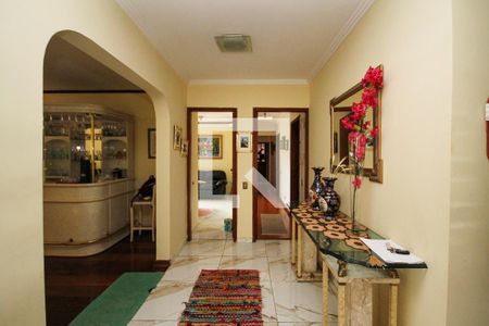 Hall de Entrada de casa de condomínio para alugar com 7 quartos, 1500m² em Jardim da Gloria, Cotia