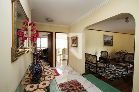 Hall de Entrada de casa de condomínio para alugar com 7 quartos, 1500m² em Jardim da Gloria, Cotia