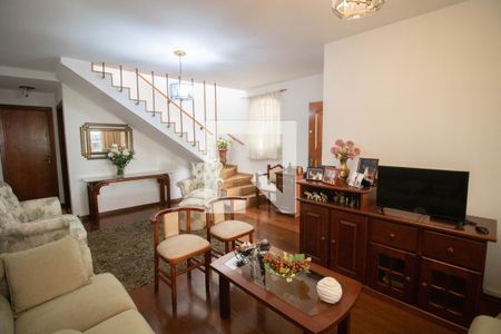 SALA de casa para alugar com 3 quartos, 154m² em Jardim Picolo, São Paulo