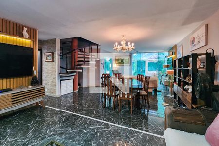 Sala de casa de condomínio à venda com 7 quartos, 400m² em Vila Isabel, Rio de Janeiro