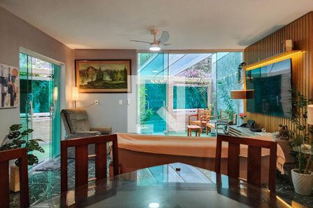 Sala  de casa de condomínio à venda com 7 quartos, 400m² em Vila Isabel, Rio de Janeiro