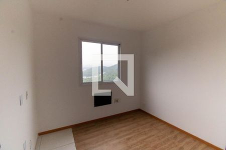 Quarto 1 de apartamento para alugar com 3 quartos, 65m² em Maria Paula, São Gonçalo