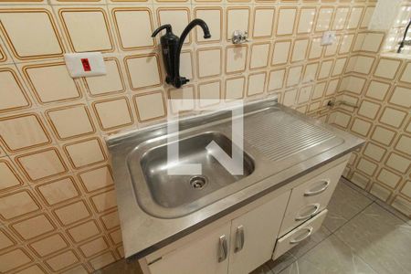 Cozinha de kitnet/studio para alugar com 0 quarto, 68m² em Liberdade, São Paulo