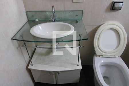 Banheiro da Suíte de casa para alugar com 3 quartos, 90m² em Vila Uniao (zona Leste), São Paulo