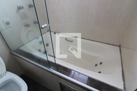 Banheiro da Suíte de casa para alugar com 3 quartos, 90m² em Vila Uniao (zona Leste), São Paulo
