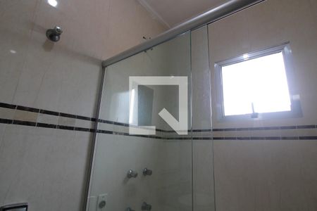 Banheiro da Suíte de casa para alugar com 3 quartos, 90m² em Vila Uniao (zona Leste), São Paulo