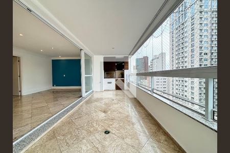 Varanda de apartamento para alugar com 3 quartos, 146m² em Itaim Bibi, São Paulo