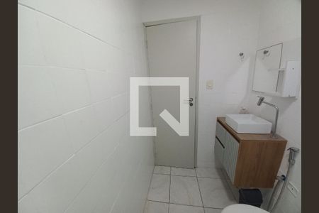 Banheiro de apartamento para alugar com 1 quarto, 45m² em Itararé, São Vicente