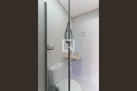 Banheiro de kitnet/studio para alugar com 1 quarto, 25m² em Santana, São Paulo