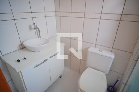 Banheiro da Suíte de apartamento para alugar com 2 quartos, 70m² em Jardim Itu, Porto Alegre