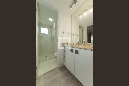 Banheiro de apartamento para alugar com 1 quarto, 50m² em Campo Belo, São Paulo