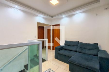Sala de casa de condomínio para alugar com 2 quartos, 50m² em Maracanã, Praia Grande