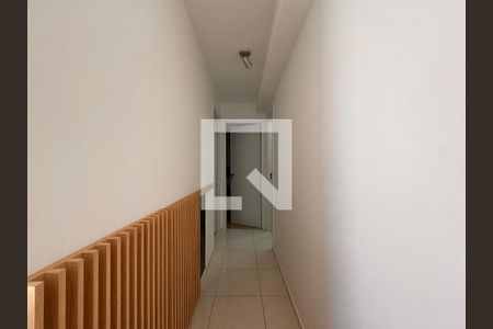 Corredor de apartamento para alugar com 2 quartos, 55m² em Barra Olímpica, Rio de Janeiro