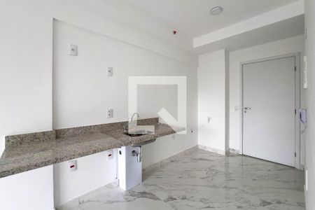 Cozinha e área de serviço  de kitnet/studio à venda com 1 quarto, 27m² em Jardim Aurelia, São Paulo
