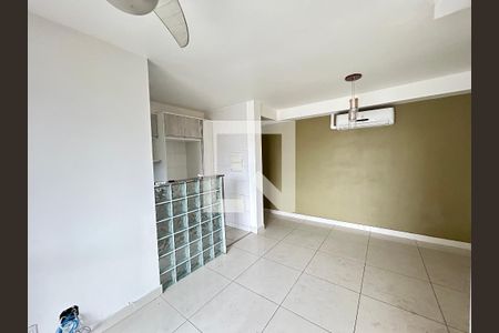 Sala de apartamento para alugar com 3 quartos, 54m² em Todos Os Santos, Rio de Janeiro