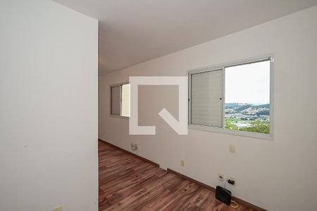 Quarto de apartamento para alugar com 3 quartos, 72m² em Jardim Maria Rosa, Taboão da Serra
