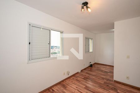 Quarto de apartamento para alugar com 3 quartos, 72m² em Jardim Maria Rosa, Taboão da Serra