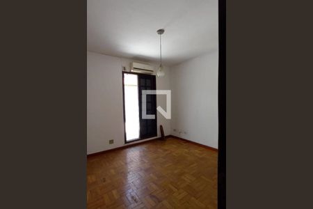 Casa à venda com 3 quartos, 134m² em Jardim Rosa Maria, São Paulo