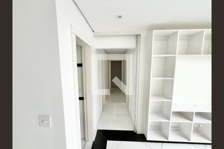 Corredor de apartamento para alugar com 3 quartos, 208m² em Santana, São Paulo