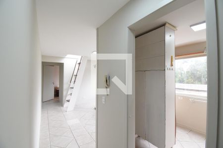Sala/Cozinha de apartamento para alugar com 1 quarto, 89m² em Centro Cívico, Curitiba