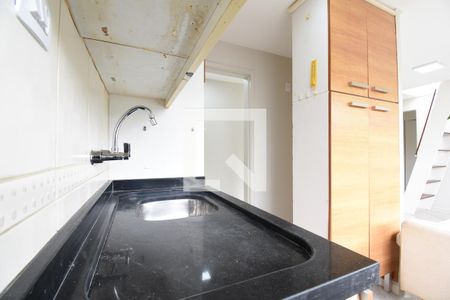 Sala/Cozinha de apartamento para alugar com 1 quarto, 89m² em Centro Cívico, Curitiba