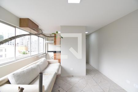 Sala/Cozinha de apartamento para alugar com 1 quarto, 89m² em Centro Cívico, Curitiba