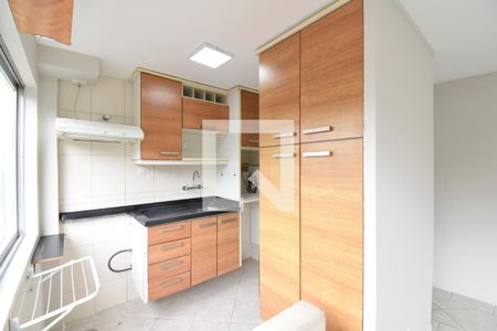 Sala/Cozinha de apartamento para alugar com 1 quarto, 89m² em Centro Cívico, Curitiba