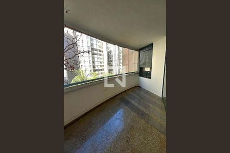 Apartamento à venda com 3 quartos, 130m² em Moema, São Paulo