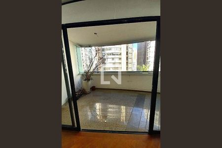 Apartamento à venda com 3 quartos, 130m² em Moema, São Paulo