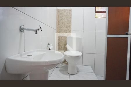 Banheiro  de casa para alugar com 2 quartos, 100m² em Petrópolis, Porto Alegre