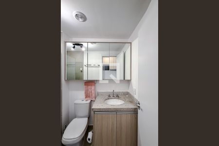 Banheiro de kitnet/studio para alugar com 1 quarto, 25m² em Ipiranga, São Paulo