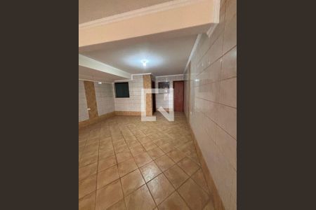 Casa para alugar com 3 quartos, 200m² em Parque Sao Domingos, São Paulo