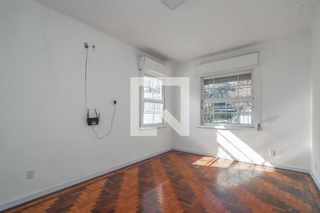 Quarto de casa para alugar com 3 quartos, 250m² em Santa Maria Goretti, Porto Alegre