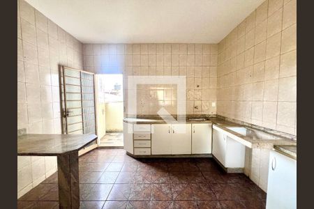 Cozinha de casa para alugar com 3 quartos, 250m² em São João Batista, Belo Horizonte