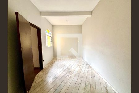 Quarto 1 de casa para alugar com 2 quartos, 150m² em São João Batista, Belo Horizonte
