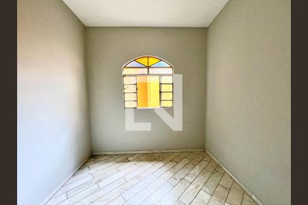 Quarto 1 de casa para alugar com 2 quartos, 150m² em São João Batista, Belo Horizonte