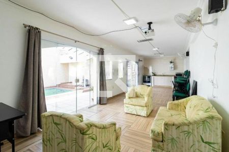 Casa à venda com 3 quartos, 260m² em Mirandópolis, São Paulo